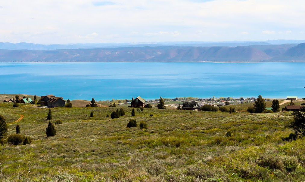 Spring in Bear Lake Utah Vacation Rentals above the lake